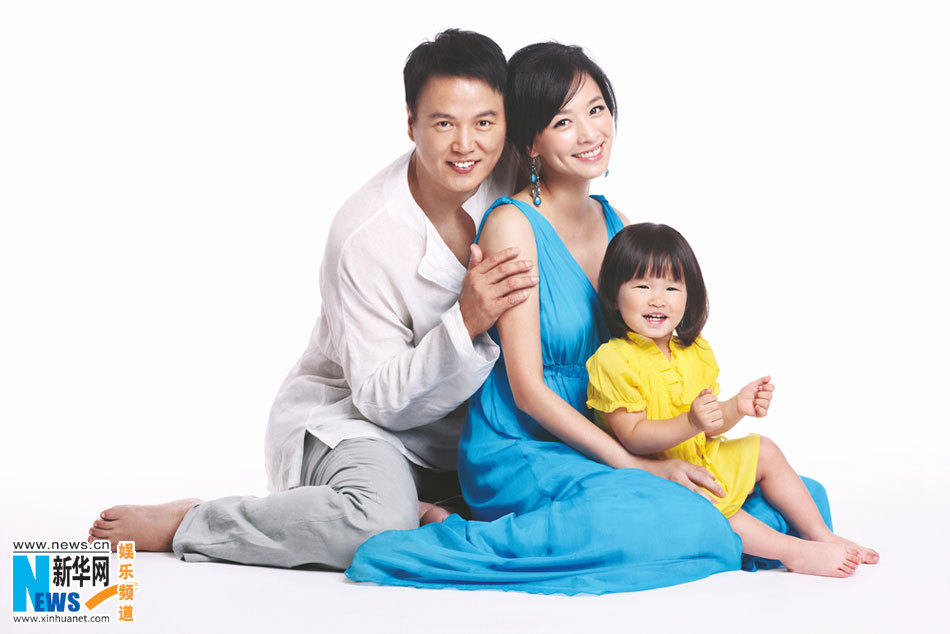 “酒窝美女”张庭